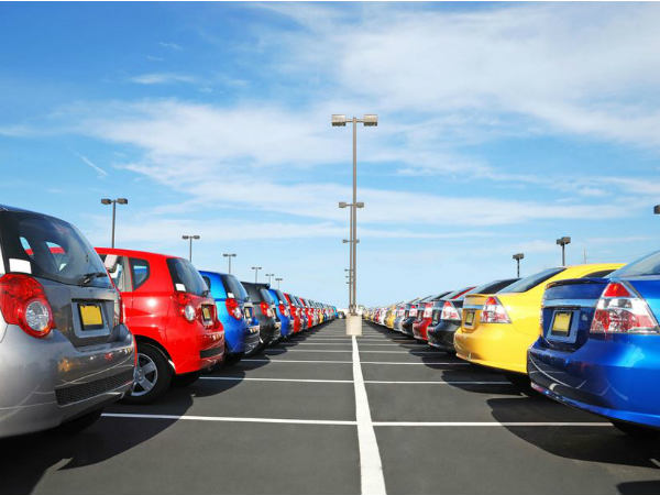 నవంబర్ నెలలో 8.25 శాతం తగ్గిన కార్ల అమ్మకాలు