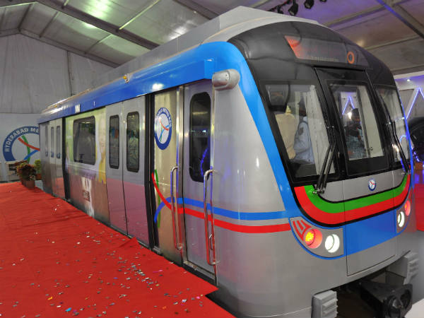 హైదరాబాద్ మెట్రో రైల్ మోడల్ కోచ్ ఆవిష్కరణ