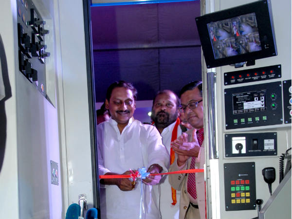 హైదరాబాద్ మెట్రో రైల్ మోడల్ కోచ్ ఆవిష్కరణ