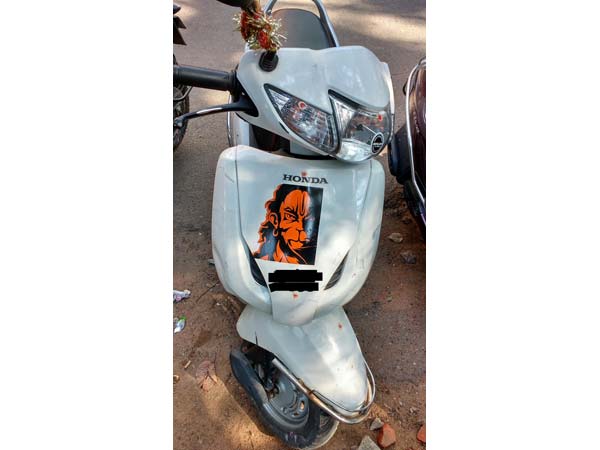 యాంగ్రీ హనుమాన్ స్టిక్కర్