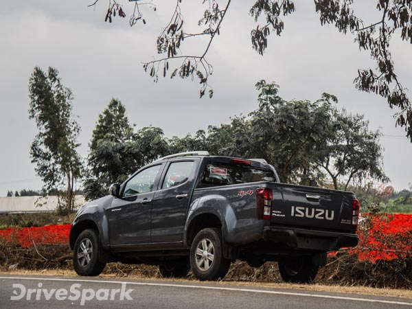 ఇసుజు డి మ్యాక్స్ వి క్రాస్