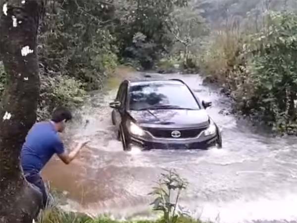 నదులను దాటిన టాటా హెక్సా