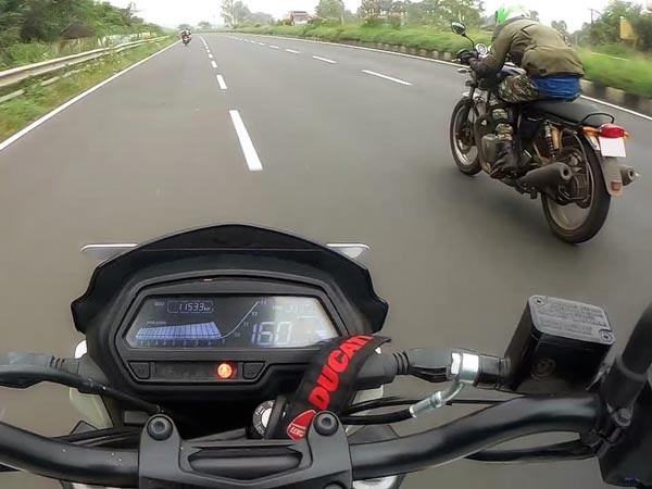 రాయల్ ఎన్ఫీల్డ్ Vs బజాజ్ డామినర్