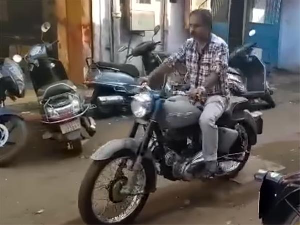 రాయల్ ఎన్ఫీల్డ్ బైకులో రివర్స్ గేర్