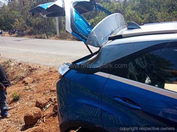 టాటా నెక్సాన్ యాక్సిడెంట్