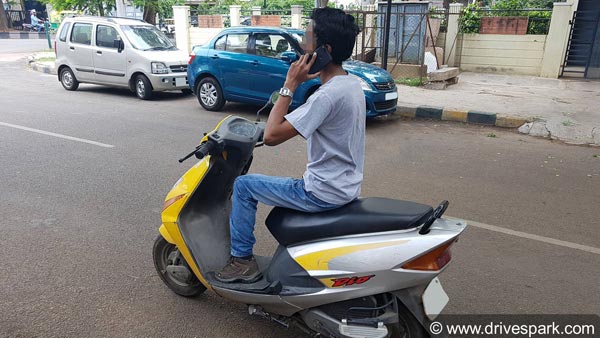 డ్రైవింగ్లో ఫోన్ మాట్లాడటం అస్సలు తప్పు కాదంట
