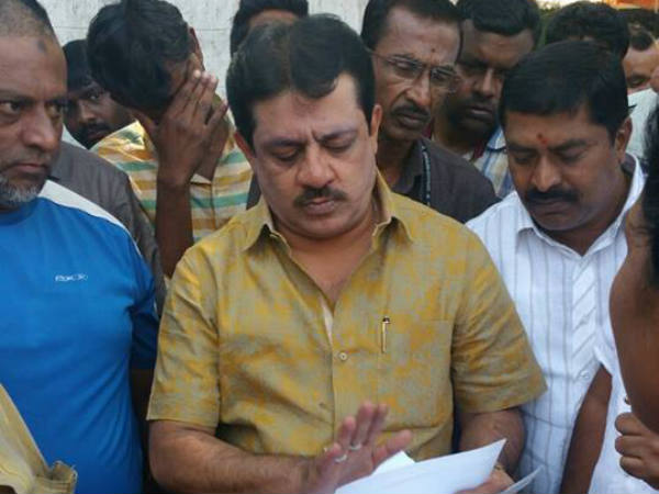ఇన్నోవా సరిపోవడం లేదు కాస్త పెద్ద కారు ఇవ్వండి