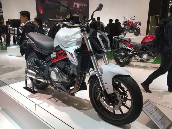 బెనెల్లీ టిఎన్టి 302ఎస్