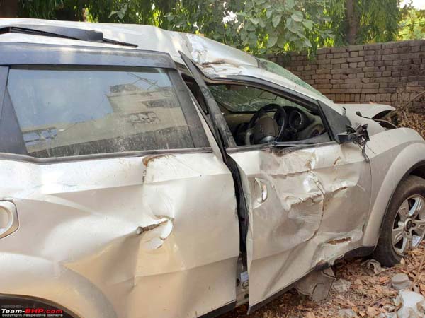 మహీంద్రా ఎక్స్యూవీ500 యాక్సిడెంట్