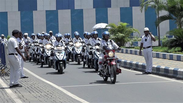 మీ పాత కేసులను క్లోస్ చేసేందుకు ట్రాఫిక్ పోలీసులనుండి దిమ్మతిరిగే ఆఫర్