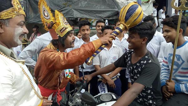 మీ పాత కేసులను క్లోస్ చేసేందుకు ట్రాఫిక్ పోలీసులనుండి దిమ్మతిరిగే ఆఫర్