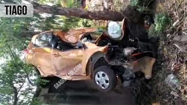 టాటా టియాగో లో ఇంత దారుణం జరిగినా ప్రయాణికులు సురక్షితం !