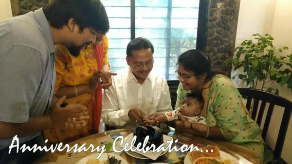 తల్లితండ్రుల వివాహ వార్షికోత్సవంను మర్చిపోలేనిదిగా చేసిన కొడుకు: వీడియో!