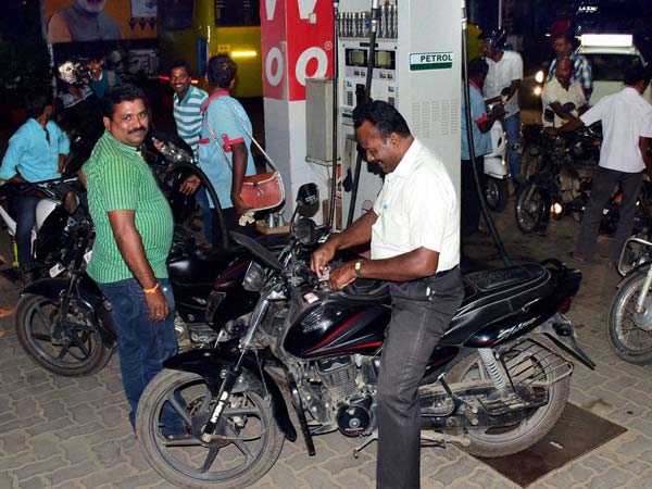 ఆరు జిల్లాలలో డీజిల్ నిషేధం అంటున్న కేంద్ర మంత్రి నితిన్ గడ్కారీ??