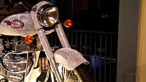 కళ్ళు చెదిరే విధంగా రాయల్ ఎన్ఫీల్డ్ బుల్లెట్ 350