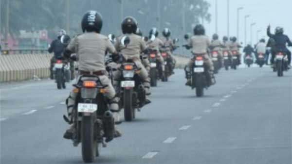 'వి ఫర్ ఉమెన్' బైక్ బ్రిగేడ్ను ప్రారంభించిన బెంగళూరు పోలీసులు!