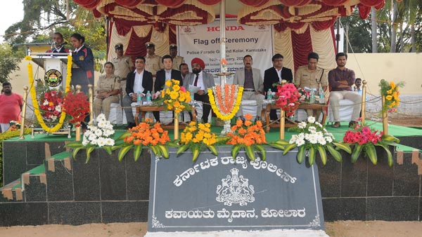 రోడ్ సేఫ్టీ ప్రోగ్రాం కోసం కర్ణాటక పోలీసులకు మోటార్ సైకిళ్లను అందించనున్న హోండా!
