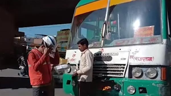 ట్రాఫిక్ సమస్య చెప్పిన వ్యక్తిని ట్రాఫిక్ పోలీస్ చేశారు, ఎక్కడో తెలుసా..!
