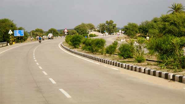 ఏప్రిల్ 1 నుంచి పెరగనున్న టోల్ చార్జీలు ఇవే
