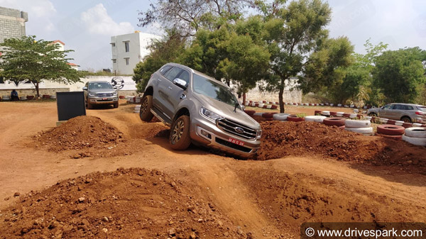 దుమ్మురేపుతున్న కొత్త బిఎస్ 6 ఫోర్డ్ ఎండీవర్