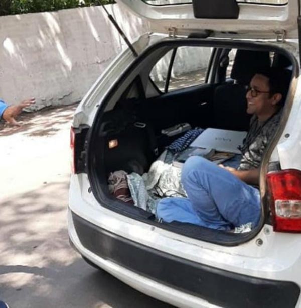 ఏడు రోజులుగా కారులోనే నిద్రించిన డాక్టర్, ఎందుకో తెలుసా.. ?
