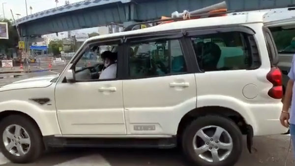 కలకత్తా ప్రజల కోసం వీధుల్లోకి వచ్చిన మమతా బెనర్జీ