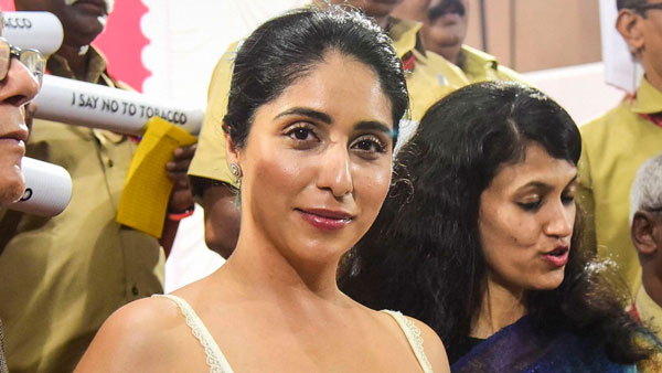 భారతీయ మహిళా సింగర్స్ యొక్క లగ్జరీ కార్లు ఎలా ఉన్నాయో చూడండి