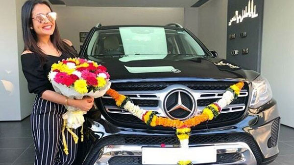 భారతీయ మహిళా సింగర్స్ యొక్క లగ్జరీ కార్లు ఎలా ఉన్నాయో చూడండి