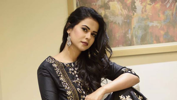 బెంగళూరులో షర్మీలా మాండ్రేకి యాక్సిడెంట్
