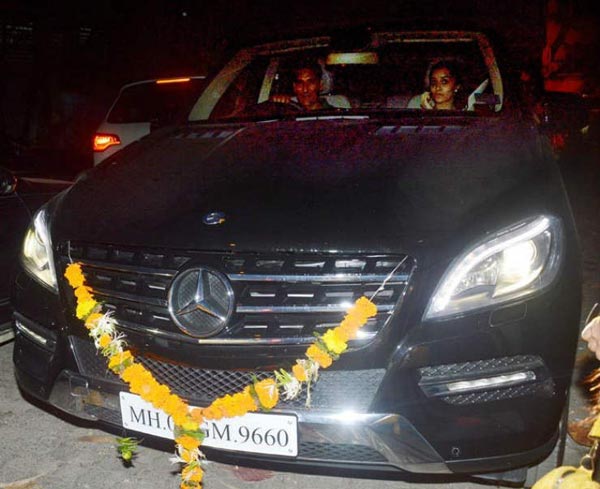 ప్రసిద్ధ భారతీయుల యొక్క మొదటి కార్లు చూసారా.. ?