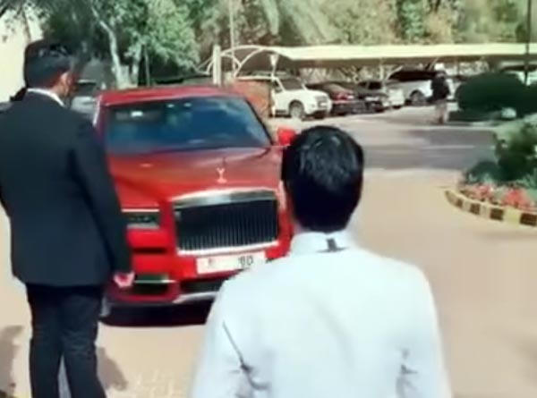 భారతదేశంలో అతిపెద్ద బిలియనీర్ : అతను నడిపే కార్లు