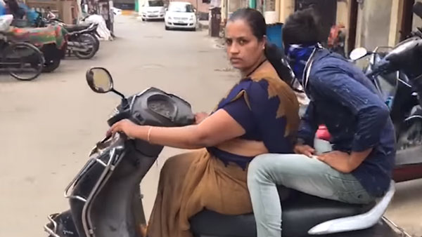లాక్డౌన్లో కొడుకుని తీసుకురావడానికి 14,00 కి.మీ స్కూటర్లో ప్రయాణించిన దివ్యాంగ మహిళ