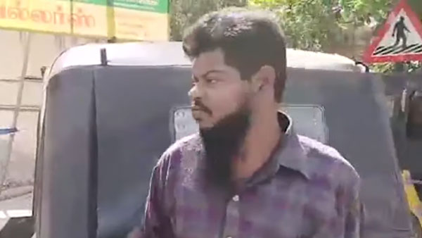 ఆటో రిక్షాను కిరాణా షాపుగా మార్చిన ఆటో డ్రైవర్, ఎందుకో తెలుసా ?