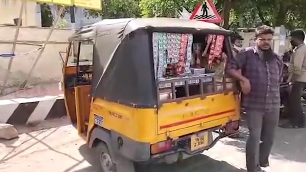 ఆటో రిక్షాను కిరాణా షాపుగా మార్చిన ఆటో డ్రైవర్, ఎందుకో తెలుసా ?