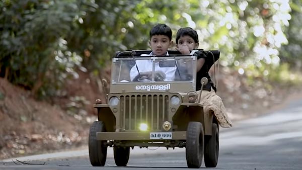 బుడతడు ఉపయోగించడానికి బుల్లి కారు తయారుచేసిన తండ్రి