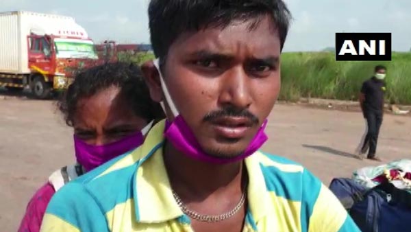 స్వగ్రామం చేరుకోవడానికి భార్య తాళి అమ్మిన వలస కూలీ