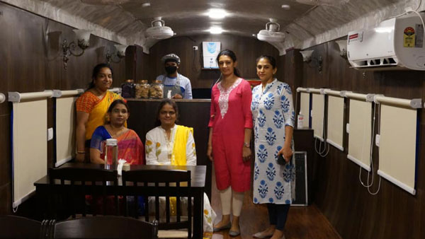 రెస్టారెంట్గా మారిన ట్రైన్ బోగి