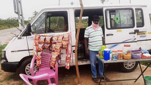 కరోనా ఎఫెక్ట్ : పండ్లు అమ్ముకుంటున్న టాక్సీ & క్యాబ్ డ్రైవర్లు