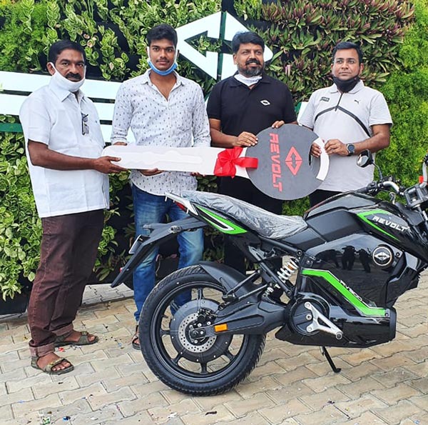 దేశీయ మార్కెట్లో రివాల్ట్ ఎలక్ట్రిక్ బైక్స్ డెలివరీ షురూ..
