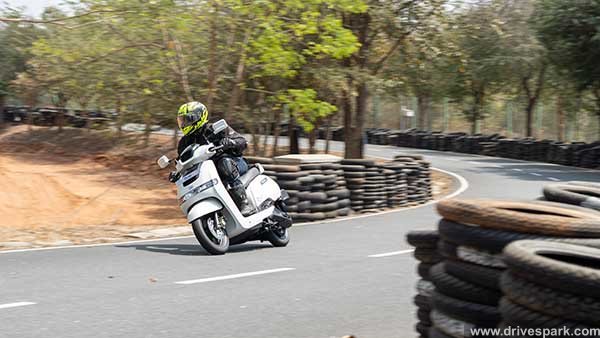 టీవీఎస్ టీజర్ వీడియోలో అమితాబ్-ధోని : కొత్తగా ఏం విడుదలవుతోంది?