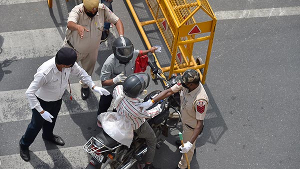 ఈ బుల్లెట్ బాయ్ మామూలోడు కాదు: 11 నెలల్లో 101 తప్పులు; రూ.57,200 ఫైన్