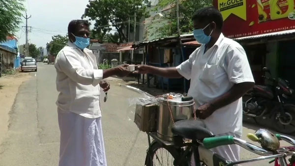 కరోనా ఎఫెక్ట్ ; కార్ ఓనర్ ని టీ అమ్ముకునేలాగా చేసింది, ఎలాగో చూడండి