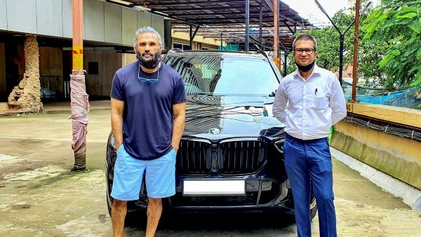 సునీల్ శెట్టి కొత్త బిఎమ్డబ్ల్యూ ఎక్స్ 5 కార్.. చూసారా !