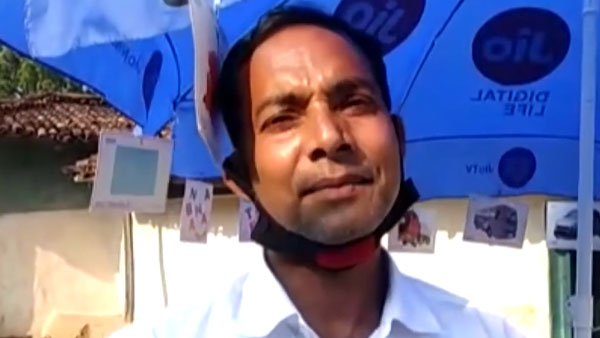 గురువే విద్యార్థులు దగ్గరకు వెళ్లి పాటలు చెప్పడం ఎక్కడైనా చూసారా.. అయితే ఇది చూడండి