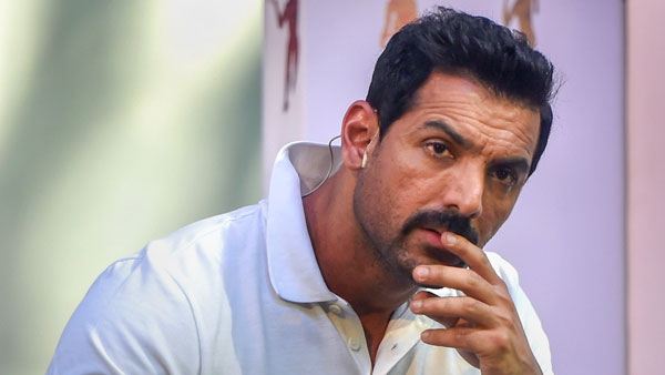 ఇష్టమైన కారుని విరాళంగా ఇచ్చిన ప్రముఖ నటుడు జాన్ అబ్రహం.. ఎందుకో తెలుసా?