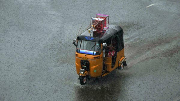 వైద్య వృత్తిని విడిచిపెట్టి ఆటో డ్రైవర్గా మారిన గవర్నమెంట్ డాక్టర్, ఎందుకో తెలుసా ?