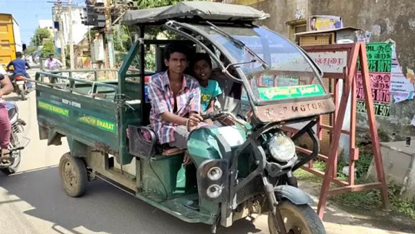 ఎలక్ట్రిక్ వాహనాన్ని డ్రైవర్ చేసిన మైనర్ బాలుడు.. తర్వాత ఏం జరిగిందో తెలుసా ?