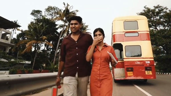 వెడ్డింగ్ ఫోటో షూట్ కోసం KSRTC బస్సులు
