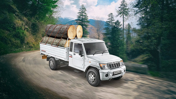 బొలెరో పికప్ ట్రక్ కస్టమర్ల కోసం కరోనా ఇన్సూరెన్స్ ప్లాన్ను ప్రకటించిన మహీంద్రా