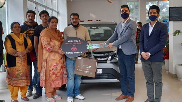 ప్రారంభమైన టొయోటా అర్బన్ క్రూయిజర్ ఎస్యూవీ డెలివరీలు